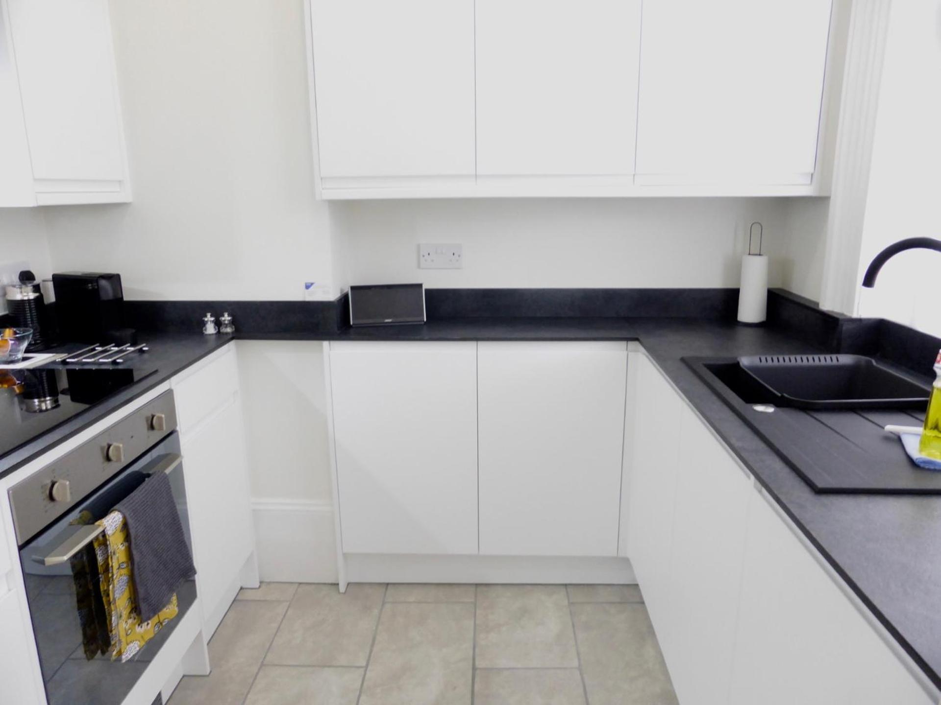Stylish In Hove. Apartment
